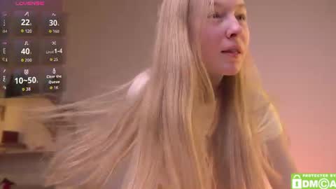 Snapshot of rinavi chatting on 06.18.26 My friends call me Vivi or Rina online show from 06.18.26