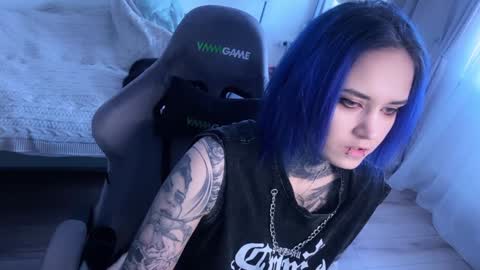   DianaBrite            fansl y online show from 01.17.25