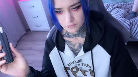   DianaBrite            fansl y online show from 02.28.25