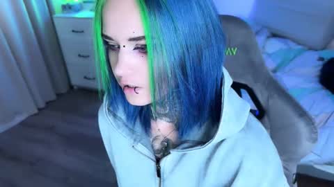   DianaBrite            fansl y online show from 09.15.25