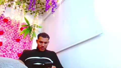 Risitos De Oro online show from 10.28.25