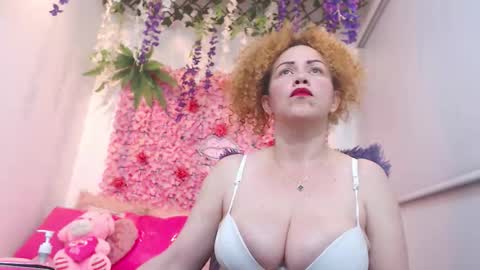 Risitos De Oro online show from 11.06.25