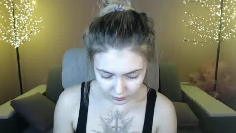 Snapshot of ritaneer chatting on 12.25.24 ritaneer online show from 12.25.24