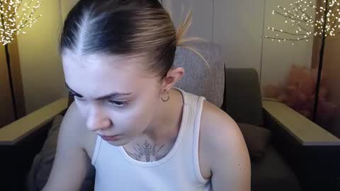 Snapshot of ritaneer chatting on 02.04.25 ritaneer online show from 02.04.25