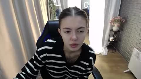 Snapshot of ritaneer chatting on 10.05.25 ritaneer online show from 10.05.25