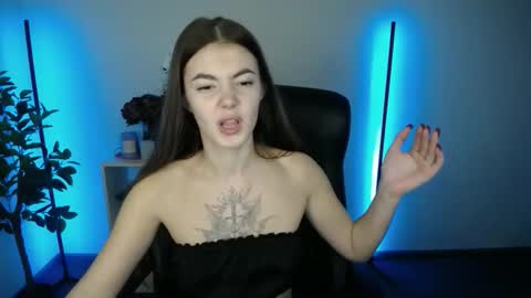 Snapshot of ritaneer chatting on 11.24.25 ritaneer online show from 11.24.25