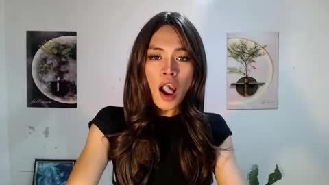 Snapshot of rivaxox1 chatting on 05.18.26 rivaxox1 online show from 05.18.26