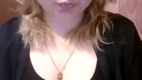 RiveraMaureen online show from 01.04.25