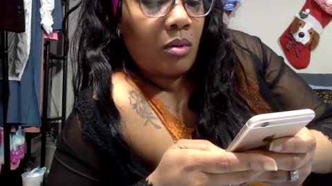 Snapshot of riversaint chatting on 12.28.24 River Saint online show from 12.28.24