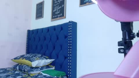 Snapshot of rizantella chatting on 02.14.26 rizantella online show from 02.14.26