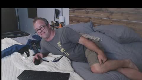 Snapshot of rjkelly6892 chatting on 05.21.26 rjkelly6892 online show from 05.21.26