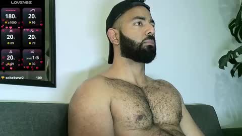 SebasRoa online show from 10.15.25