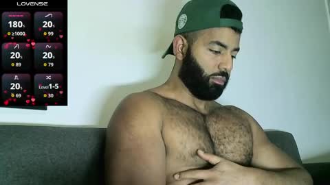 Snapshot of roa32sebas chatting on 04.17.26 SebasRoa online show from 04.17.26