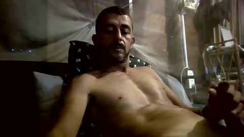 Snapshot of roadsidepicnic01 chatting on 01.08.25 Daddy online show from 01.08.25