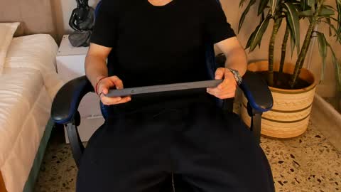 Snapshot of roan_birkin chatting on 04.26.26 Roan Birkin online show from 04.26.26
