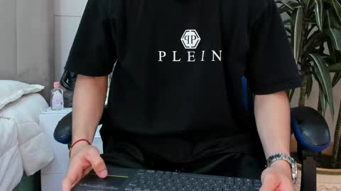 Snapshot of roan_birkin chatting on 04.27.26 Roan Birkin online show from 04.27.26