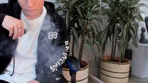 Snapshot of roan_birkin chatting on 04.30.26 Roan Birkin online show from 04.30.26