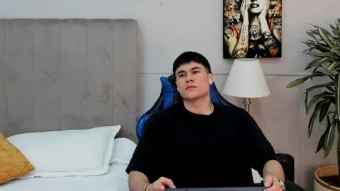 Snapshot of roan_birkin chatting on 05.01.26 Roan Birkin online show from 05.01.26