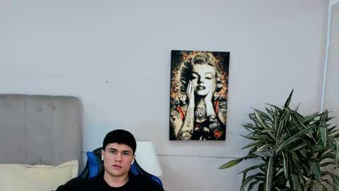 Snapshot of roan_birkin chatting on 05.04.26 Roan Birkin online show from 05.04.26