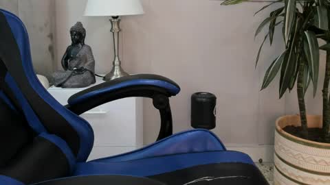 Snapshot of roan_birkin chatting on 05.06.26 Roan Birkin online show from 05.06.26