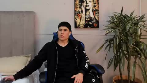 Snapshot of roan_birkin chatting on 05.17.26 Roan Birkin online show from 05.17.26