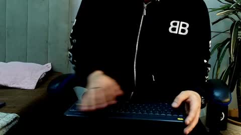 Snapshot of roan_birkin chatting on 05.25.26 Roan Birkin online show from 05.25.26