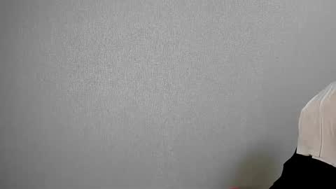 robert10211 online show from 12.02.25