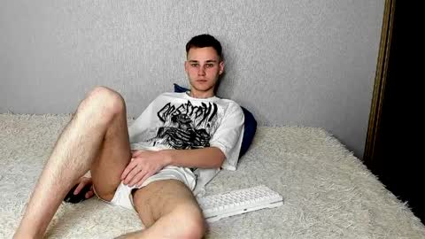 robert10211 online show from 04.10.26