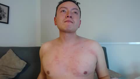 Snapshot of robert_honey chatting on 09.20.25 Robert online show from 09.20.25