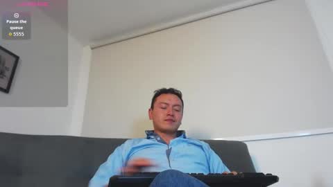 Snapshot of robert_honey chatting on 09.25.25 Robert online show from 09.25.25