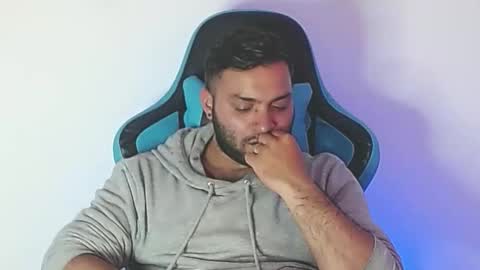 Stiven - online show from 12.21.25