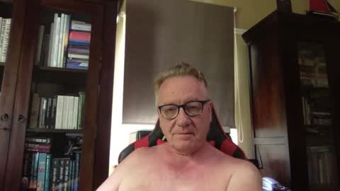 RobertTheRabbit online show from 12.30.24