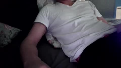 Snapshot of robin_hoody_1990 chatting on 01.24.25 robin_hoody_1990 online show from 01.24.25