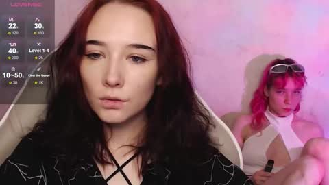 Snapshot of robin_yours chatting on 11.03.25 Robin your online show from 11.03.25