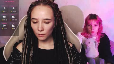 Snapshot of robin_yours chatting on 11.18.25 Robin your online show from 11.18.25