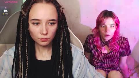 Snapshot of robin_yours chatting on 11.20.25 Robin your online show from 11.20.25