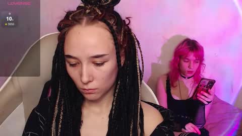 Snapshot of robin_yours chatting on 11.23.25 Robin your online show from 11.23.25