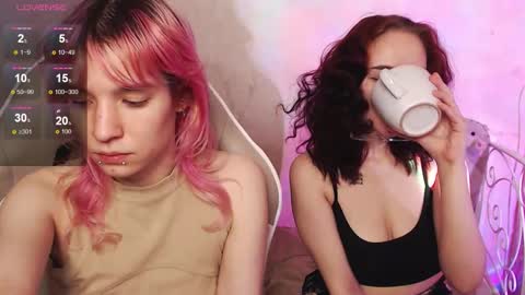 Snapshot of robin_yours chatting on 12.16.25 Robin your online show from 12.16.25