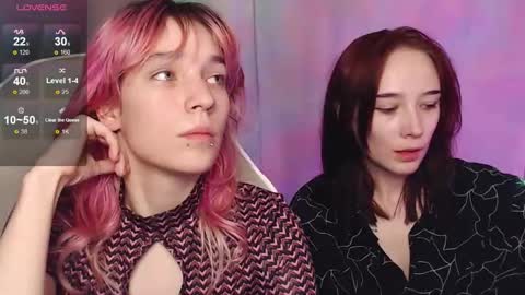 Snapshot of robin_yours chatting on 12.23.25 Robin your online show from 12.23.25