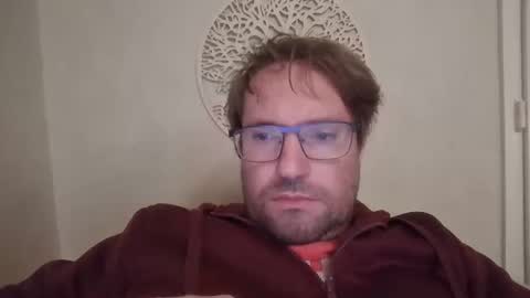 robinouhot online show from 03.04.25