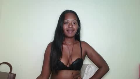 rochellinah online show from 04.25.26