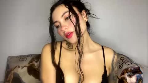 Snapshot of rockandlovexx chatting on 01.30.25 Samantha Estephania  online show from 01.30.25