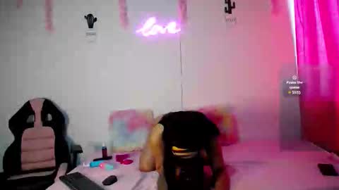 Snapshot of rocker_chica_camila chatting on 03.18.26 Camila online show from 03.18.26