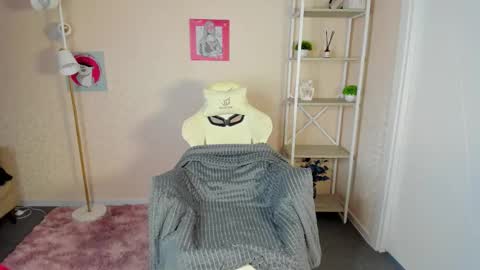 Snapshot of rockett_bunny chatting on 10.07.25 Rockett online show from 10.07.25