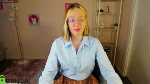 Snapshot of rockett_bunny chatting on 10.10.25 Rockett online show from 10.10.25