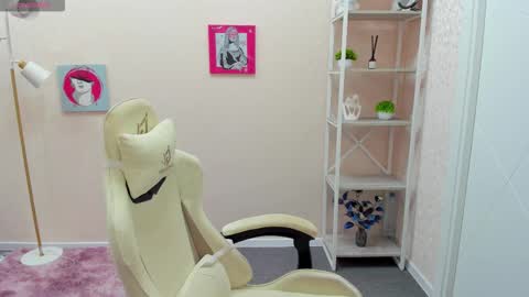 Snapshot of rockett_bunny chatting on 10.13.25 Rockett online show from 10.13.25