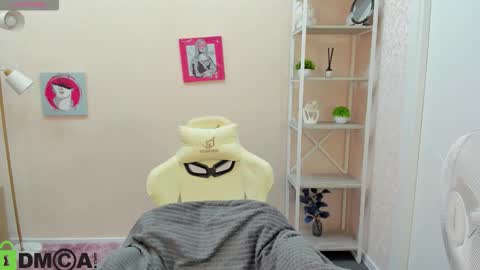 Snapshot of rockett_bunny chatting on 10.15.25 Rockett online show from 10.15.25