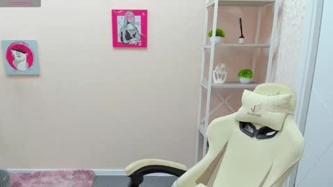 Snapshot of rockett_bunny chatting on 10.20.25 Rockett online show from 10.20.25