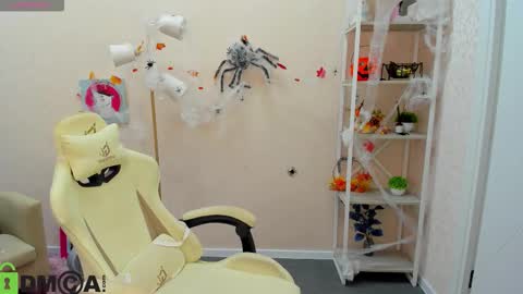 Snapshot of rockett_bunny chatting on 10.24.25 Rockett online show from 10.24.25