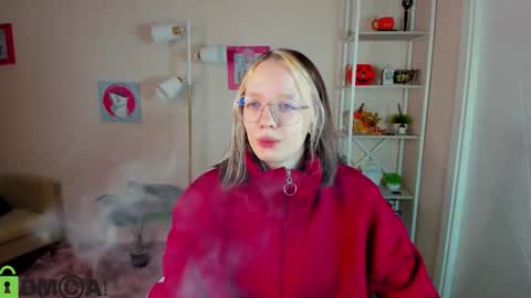 Snapshot of rockett_bunny chatting on 12.04.25 Rockett online show from 12.04.25